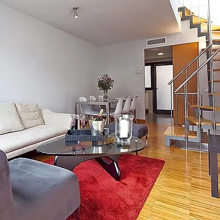 Private Terrace Penthouse That Accommodates 6 Pax